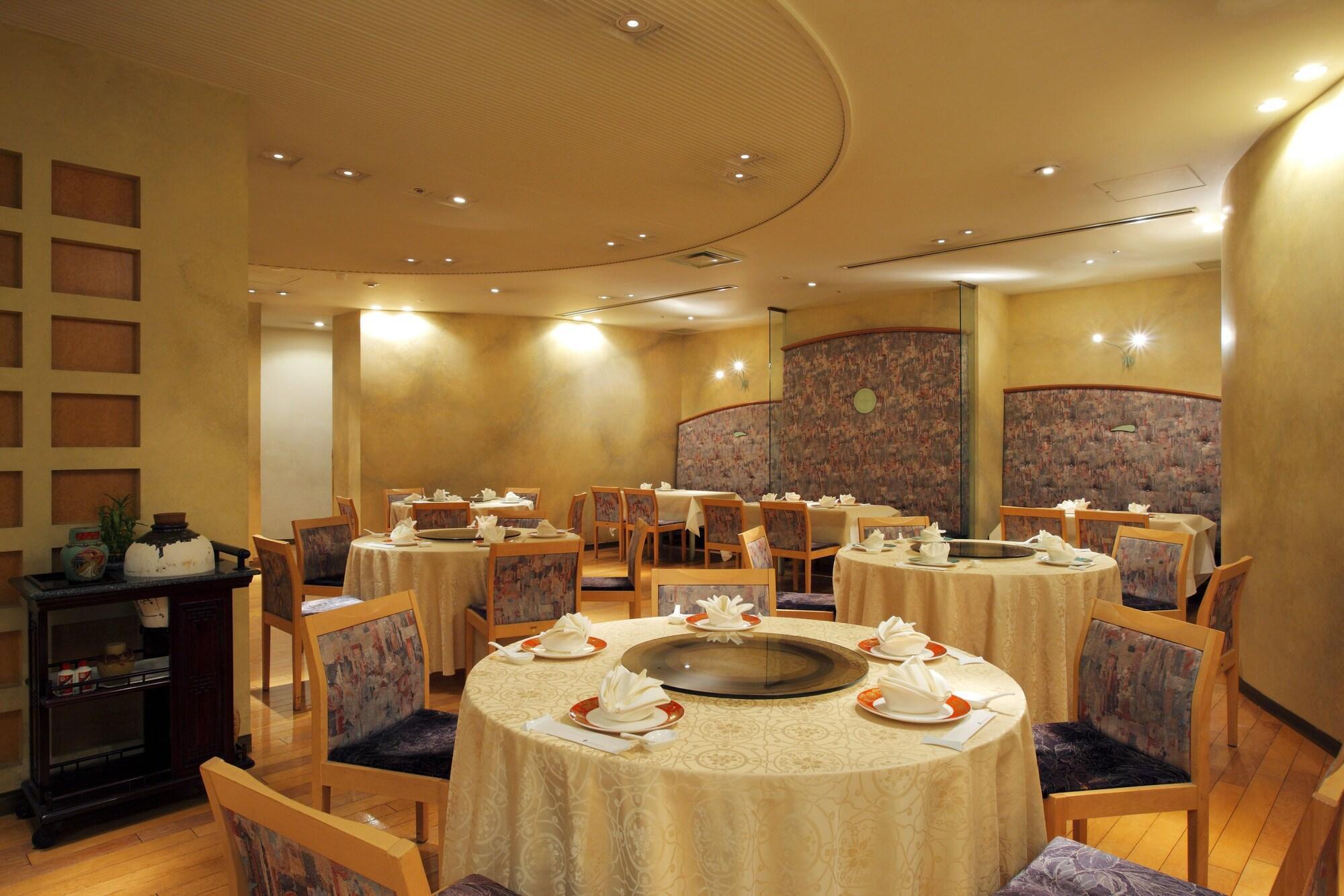 로이톤 삿포로 호텔 삿포로 시 외부 사진 Interior of a restaurant in Hong Kong